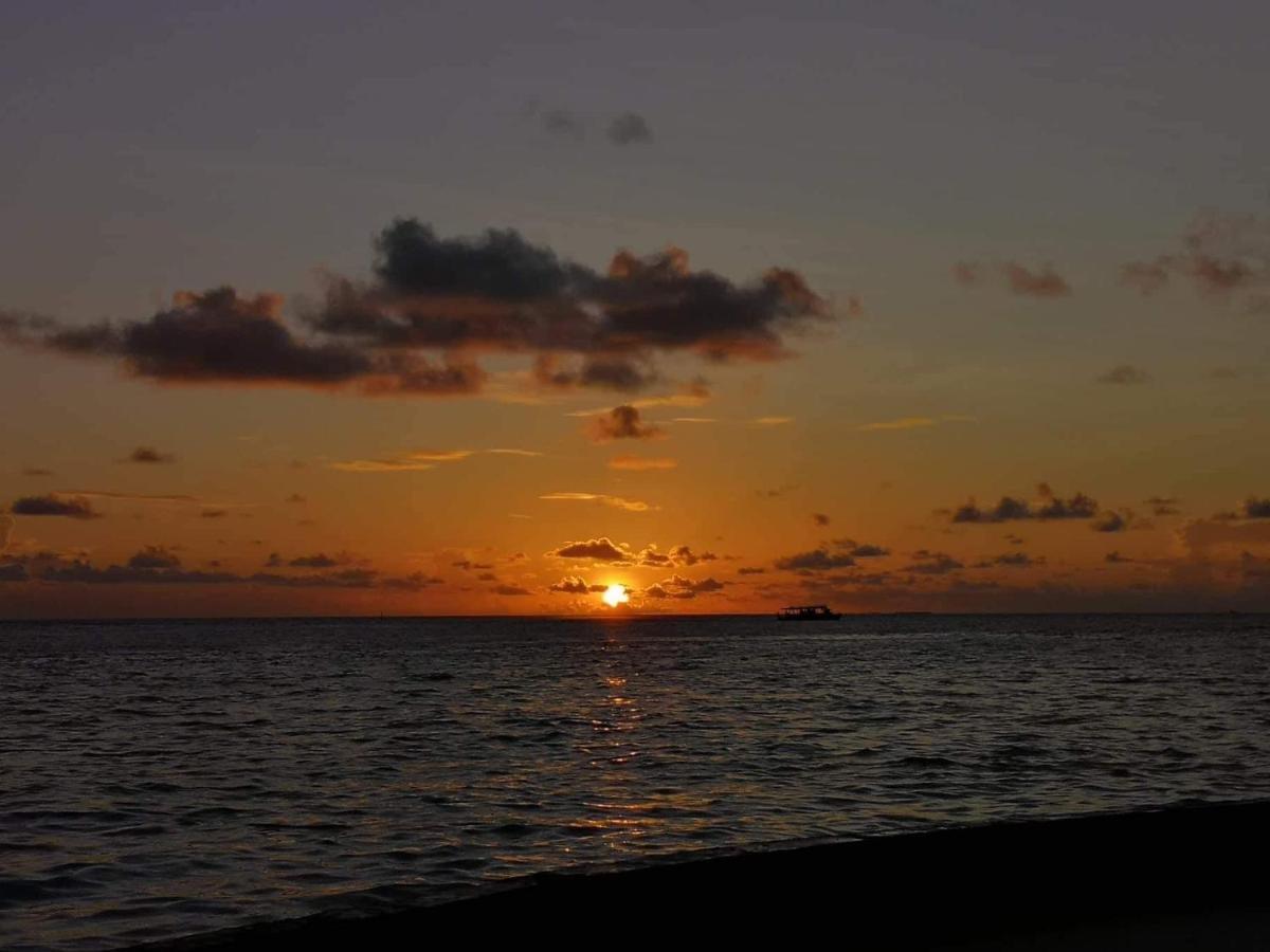 String Wave Maldives Hotel Gulhi Exterior foto