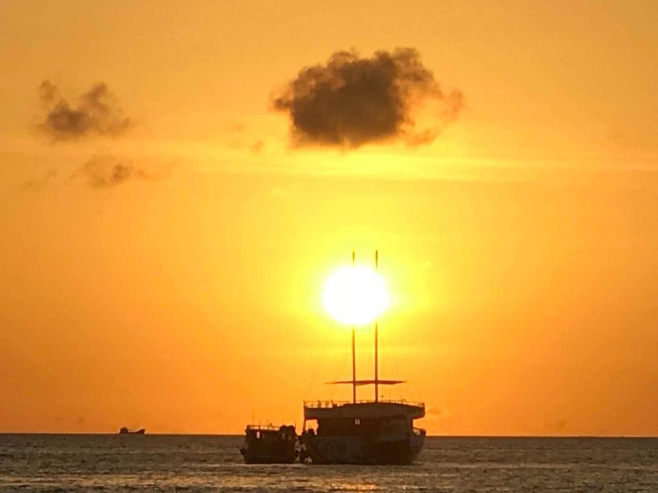 String Wave Maldives Hotel Gulhi Exterior foto